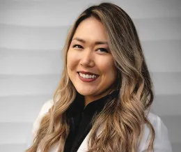 Retrato de cirujano oral, Dr.. margaret pham